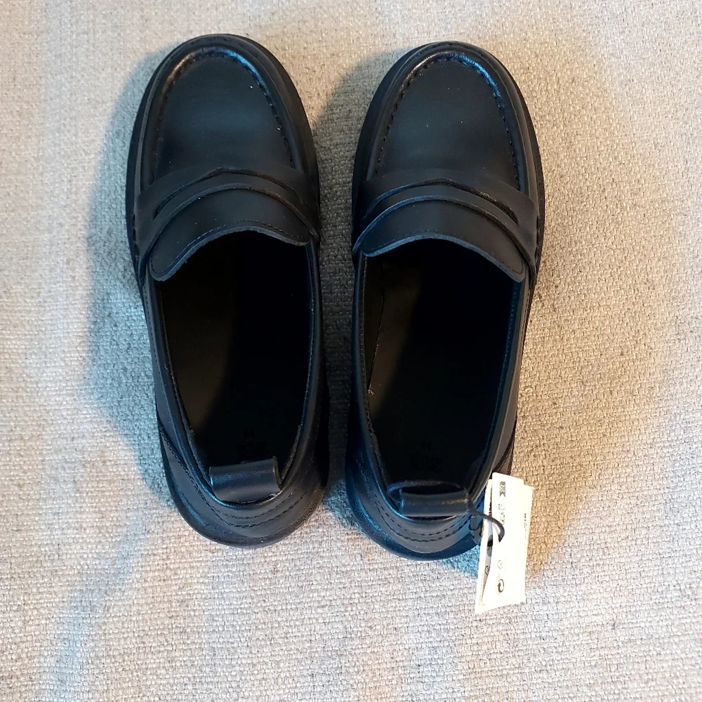 Zara Girls Classic Black Leather School Loafers Sz-34/2.5